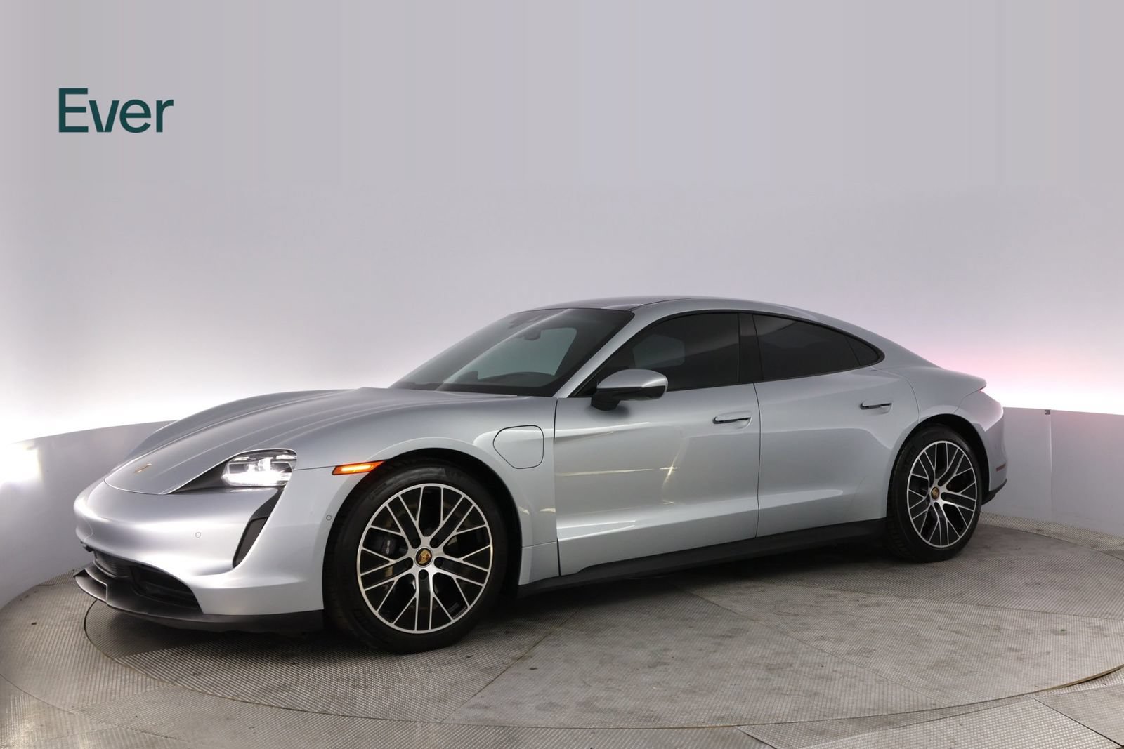 Used 2022 Porsche Taycan RWD image 18