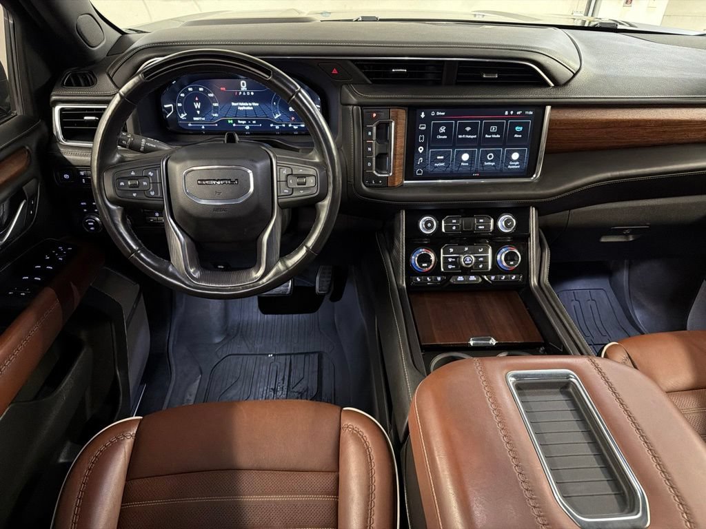 Used 2023 GMC Yukon XL Denali Ultimate AWD/4WD image 9