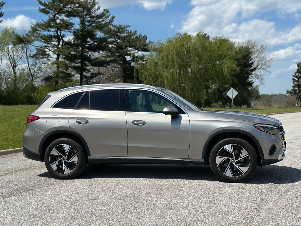 Used 2024 Mercedes-Benz GLC 300 4MATIC image 8