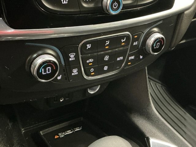 Used 2023 Chevrolet Traverse LT image 21