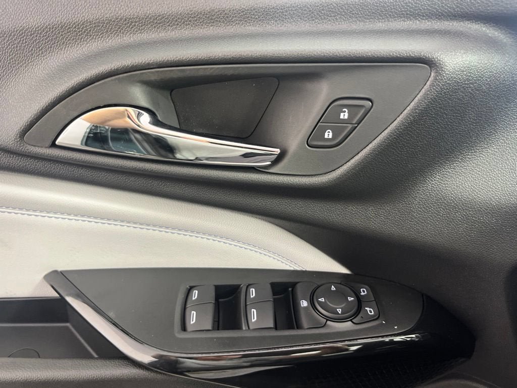 New 2026 Chevrolet Trax LT w/ Driver Confidence Package FWD image 21