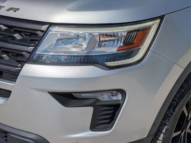 Used 2018 Ford Explorer XLT w/ Equipment Group 202A FWD image 9