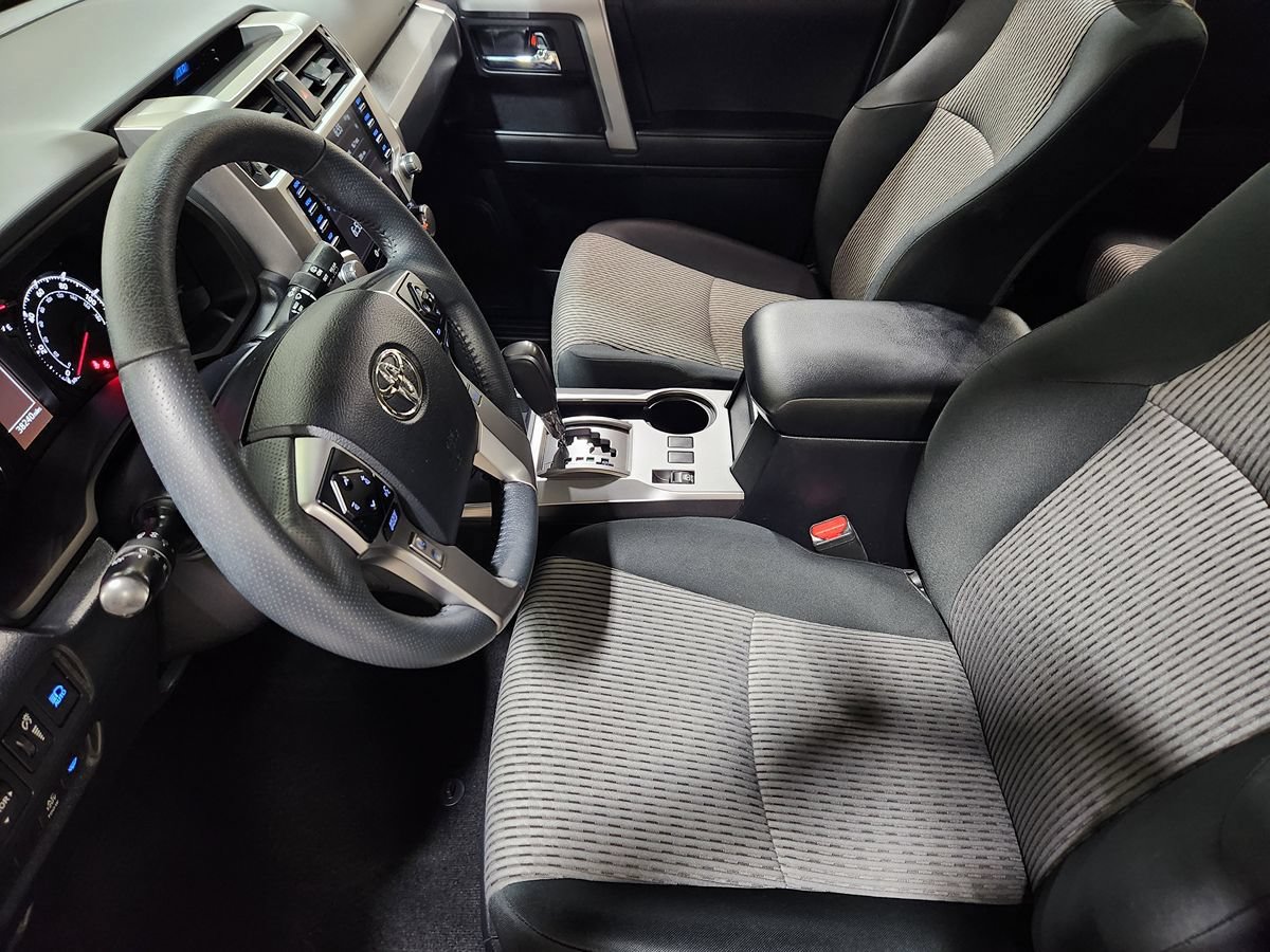 Used 2023 Toyota 4Runner SR5 AWD/4WD image 31
