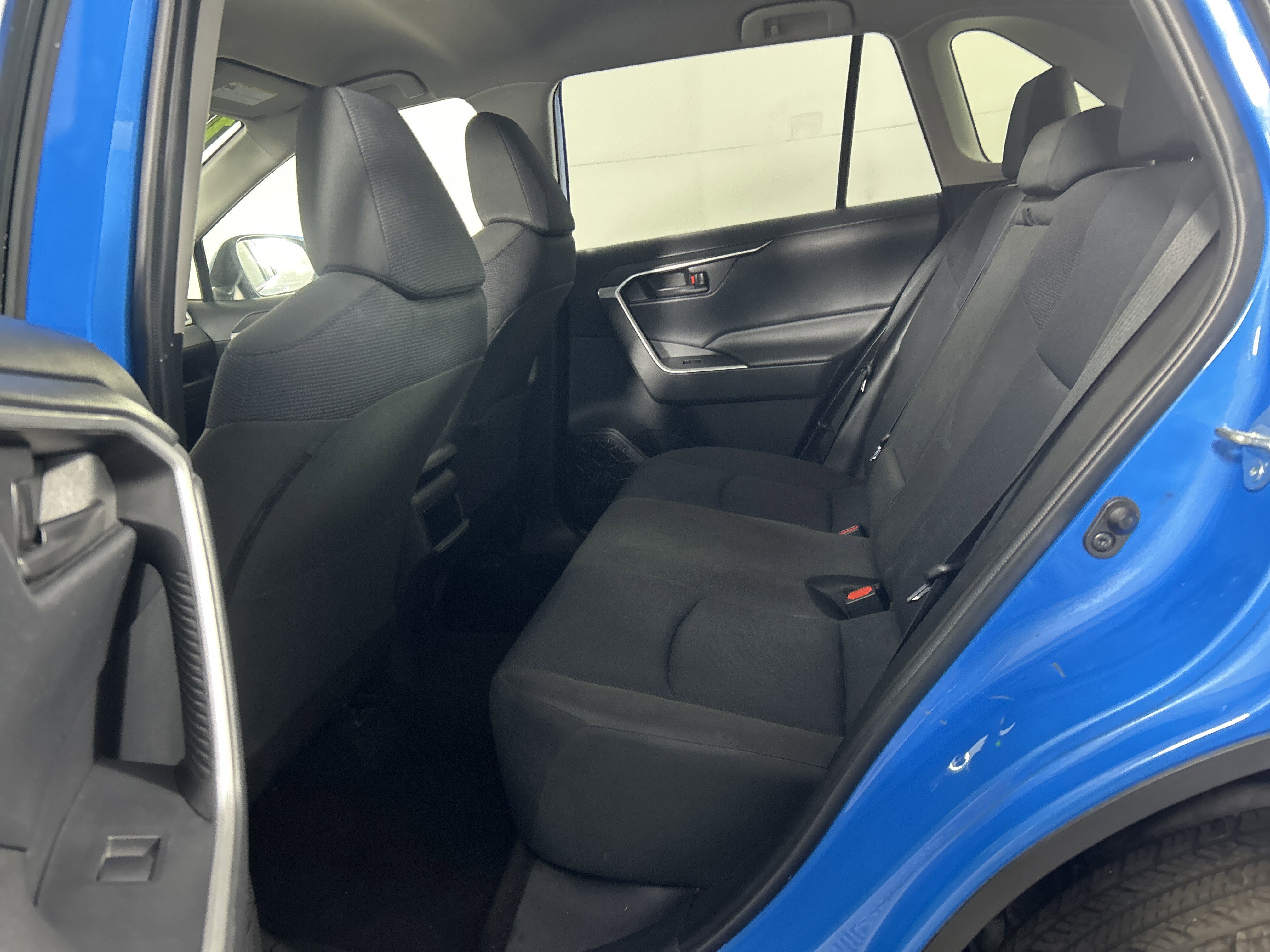 Used 2019 Toyota RAV4 LE image 12