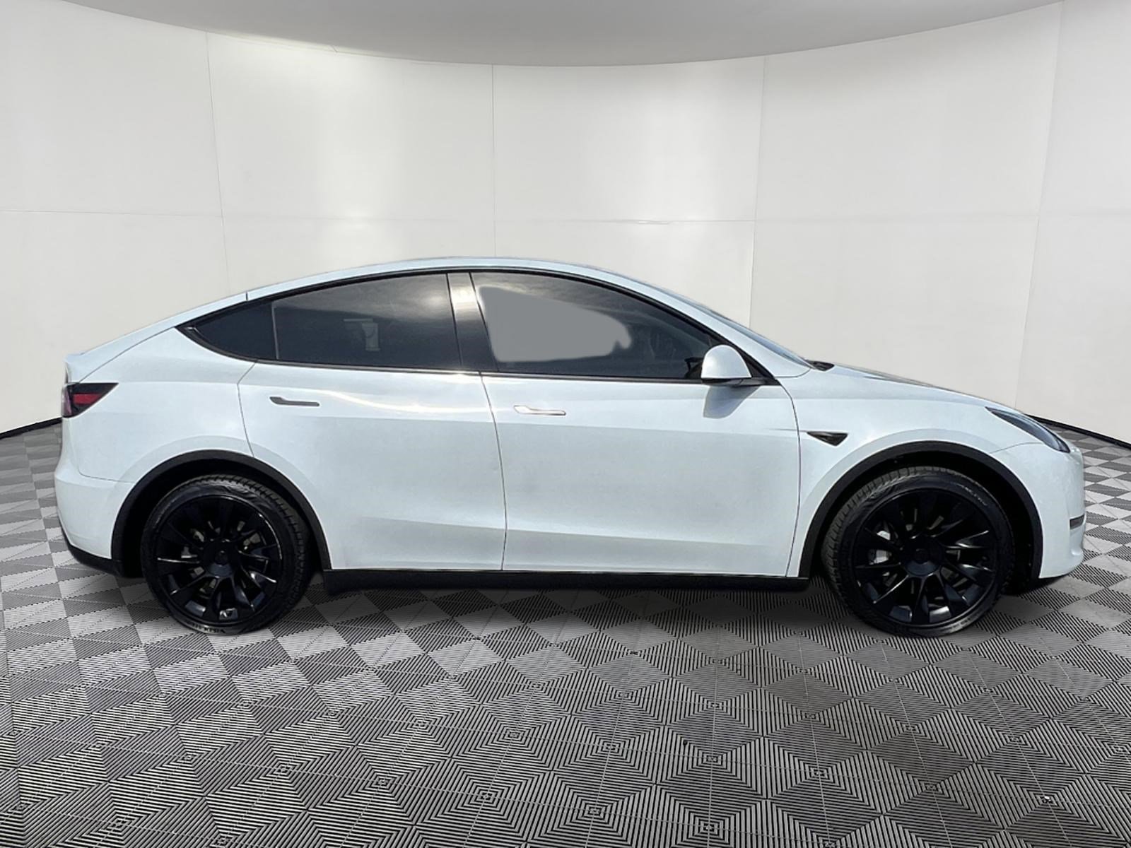 Used 2020 Tesla Model Y Long Range image 7