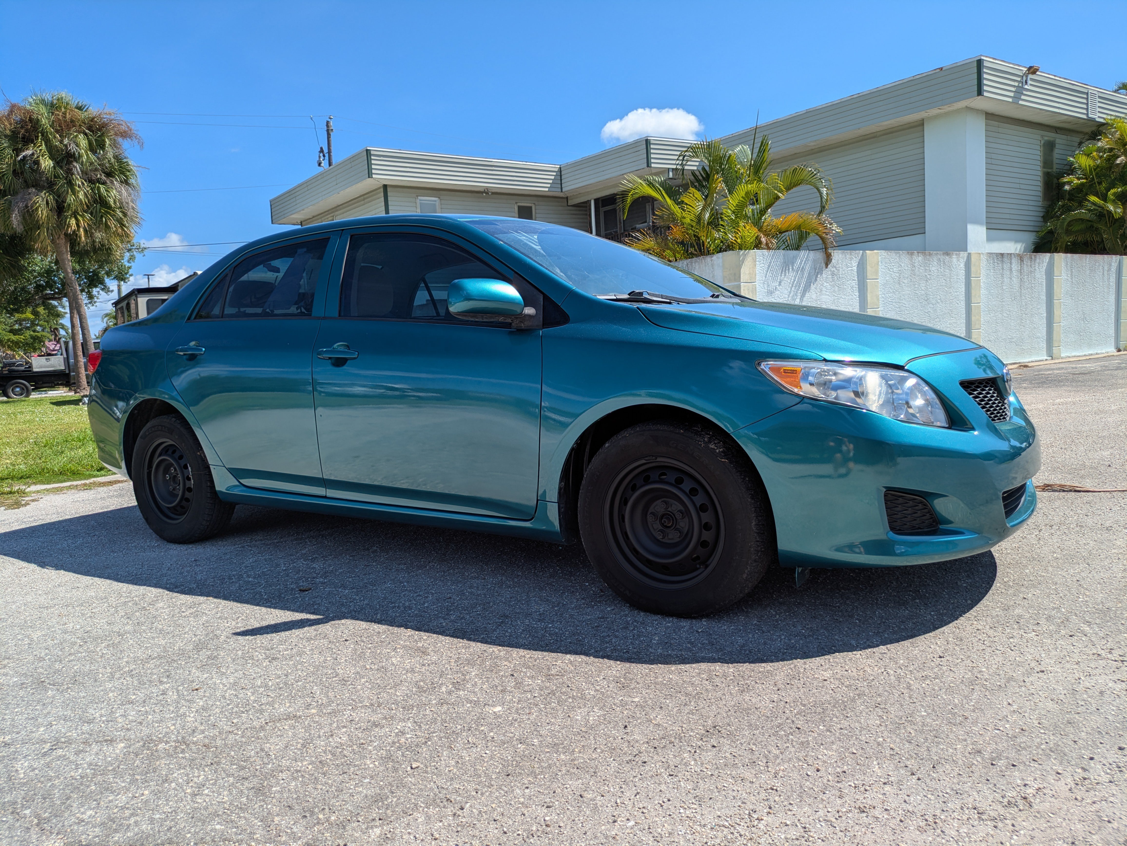 Used 2010 Toyota Corolla LE w/ LE EVP Pkg #1 FWD image 2