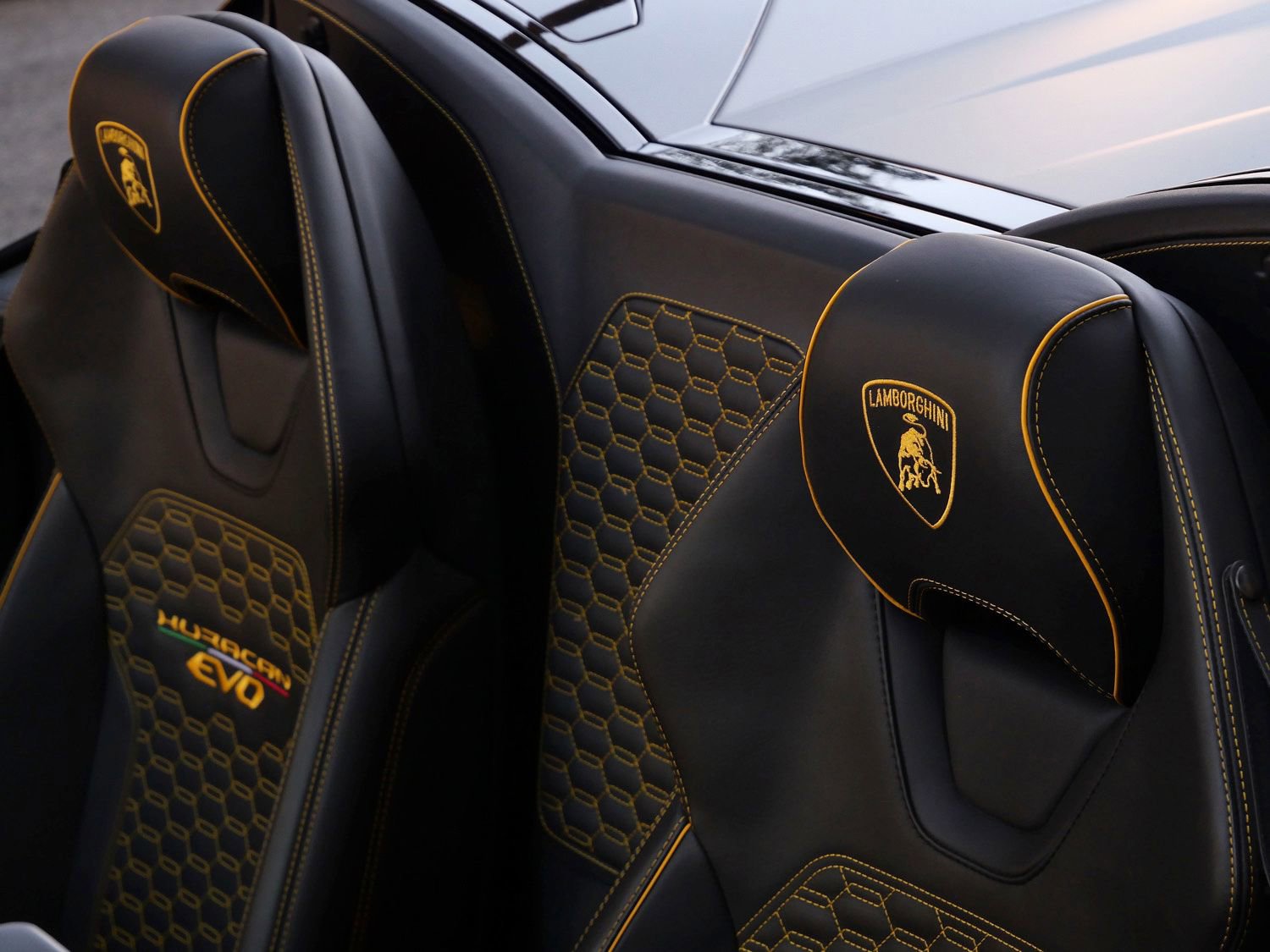 Used 2023 Lamborghini Huracan EVO image 22