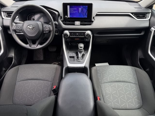 Used 2024 Toyota RAV4 XLE FWD image 11