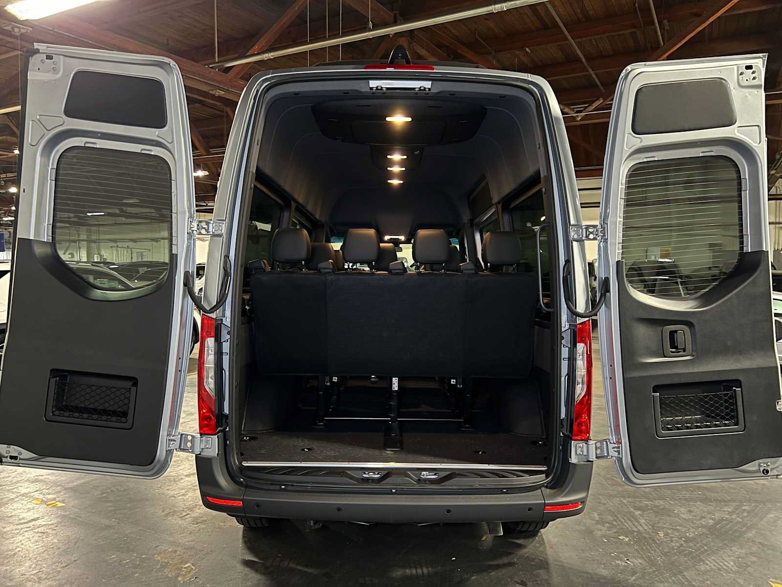 Used 2025 Mercedes-Benz Sprinter 2500 image 17