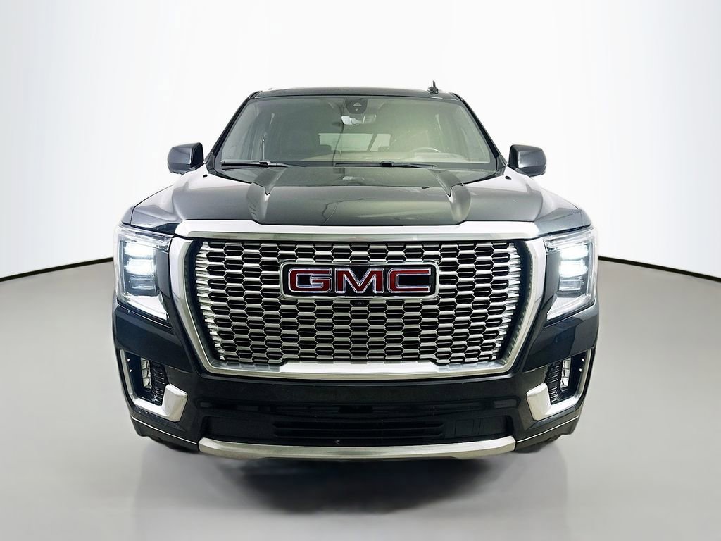 Used 2021 GMC Yukon XL Denali w/ Denali Premium Package image 2