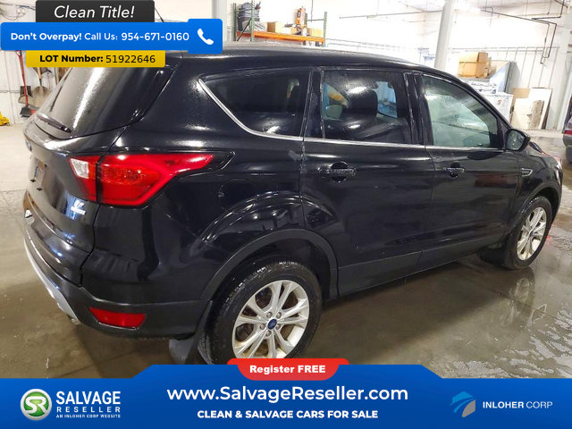 Used 2019 Ford Escape SE FWD image 4