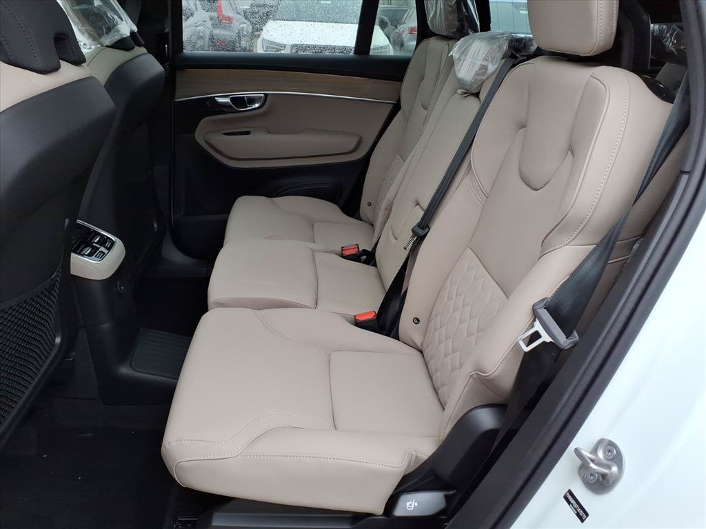 New 2026 Volvo XC90 T8 Plus w/ Protection Package Premier AWD/4WD image 6