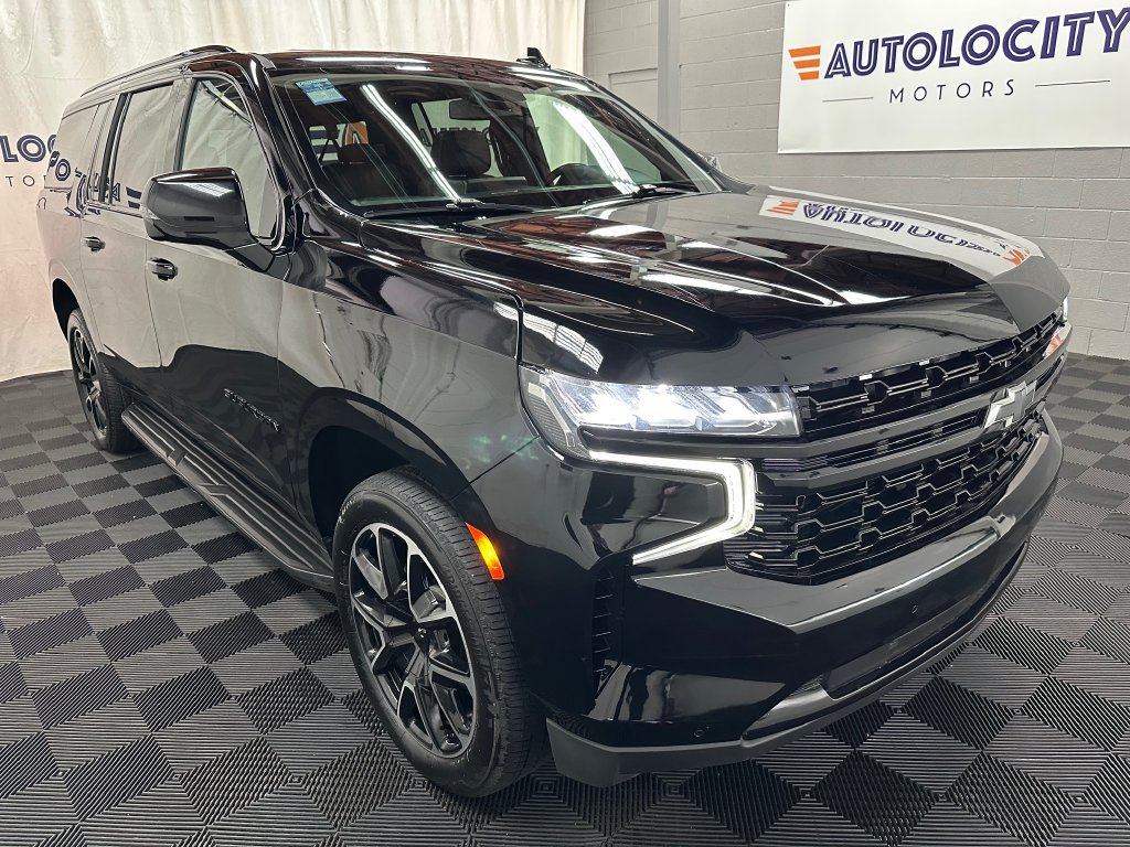 Used 2023 Chevrolet Suburban RST w/ Sport Performance Package AWD/4WD image 3