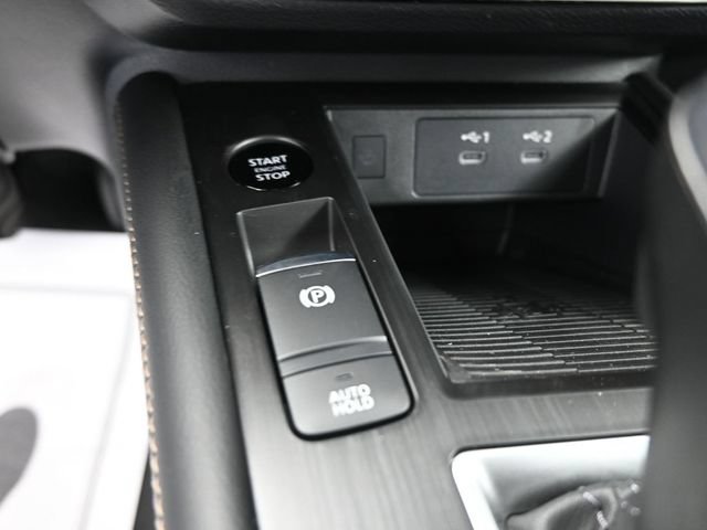 Used 2025 Nissan Kicks SV w/ SV Premium Package AWD/4WD image 16