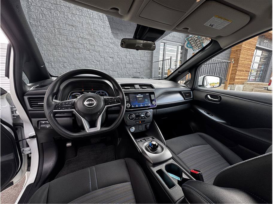 Used 2025 Nissan Leaf S FWD image 2