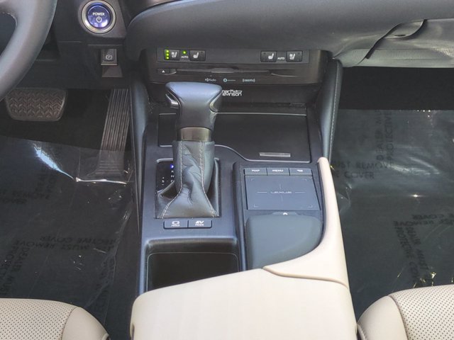 Certified 2020 Lexus ES 300h w/ Premium Package FWD image 18