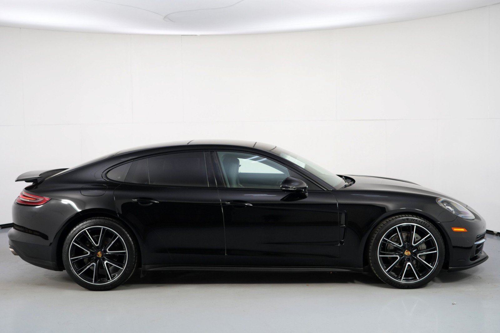 Used 2018 Porsche Panamera 4S w/ Premium Package Plus AWD/4WD image 54