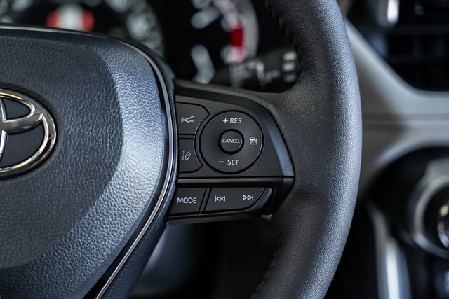 New 2025 Toyota RAV4 XLE image 28