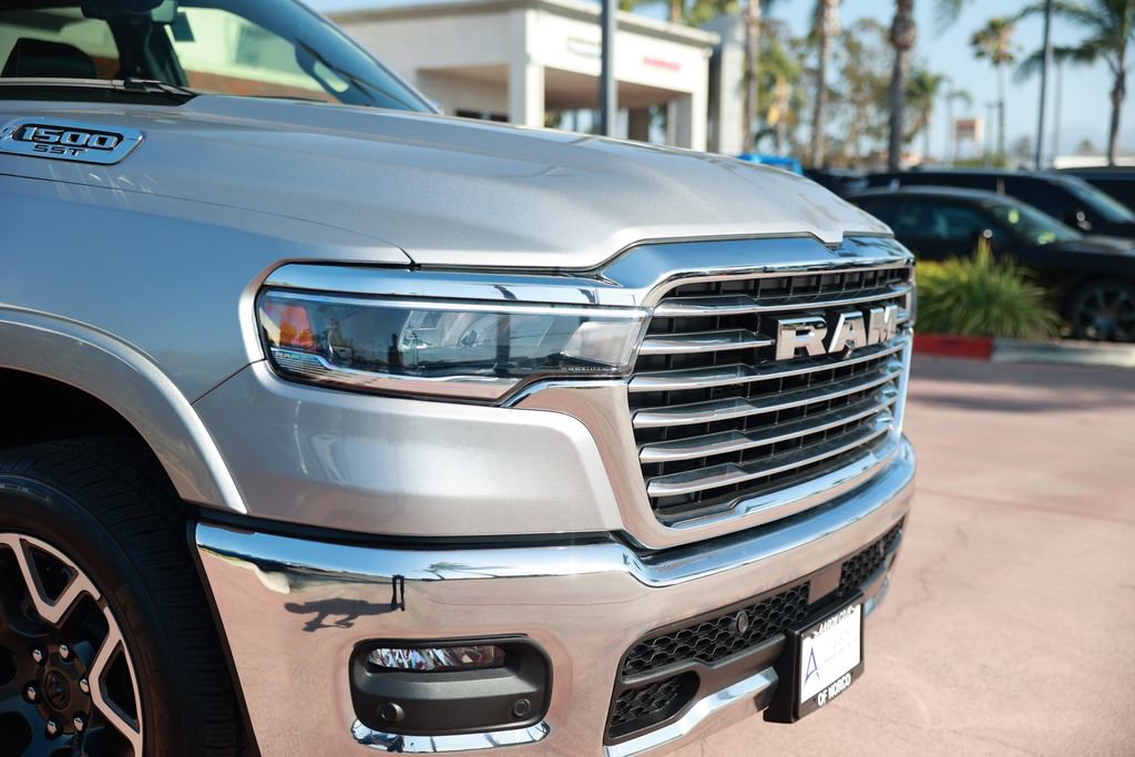 Used 2025 RAM 1500 Laramie w/ Advanced Safety Group II AWD/4WD image 7