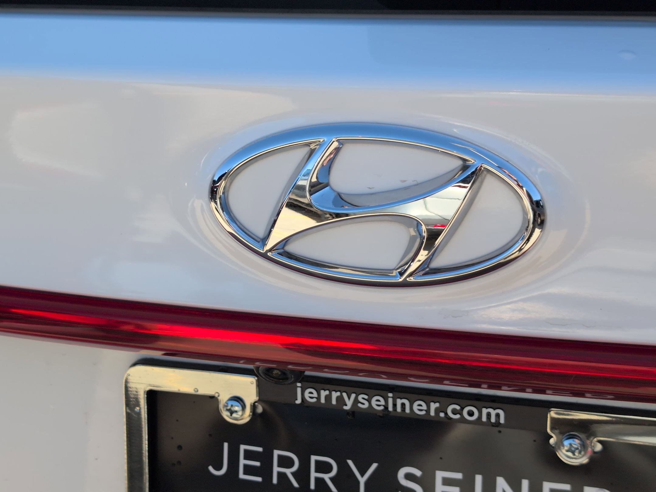 Used 2023 Hyundai Santa Fe SEL image 14