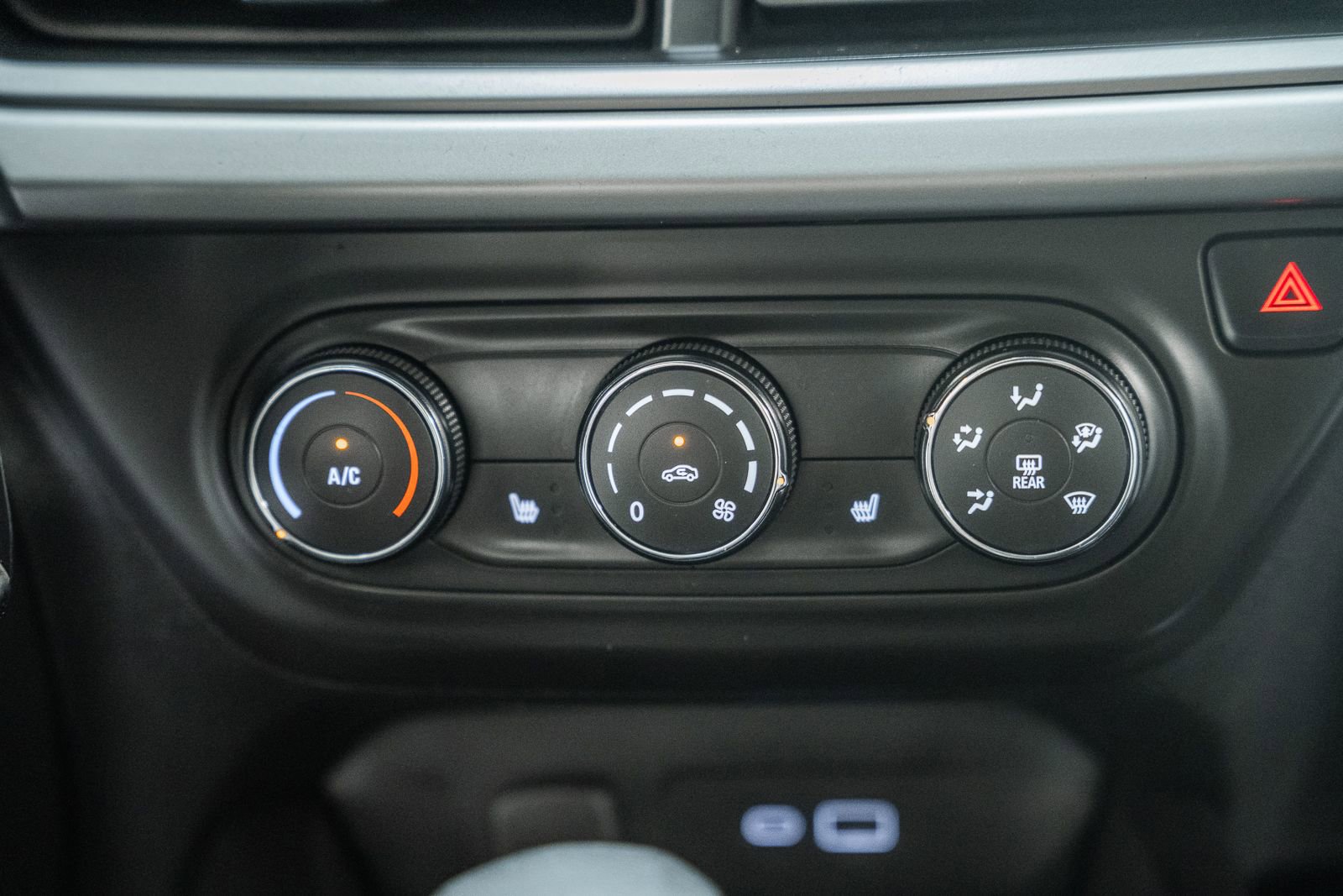 Used 2024 Chevrolet Trax LS w/ LS Convenience Package FWD image 20