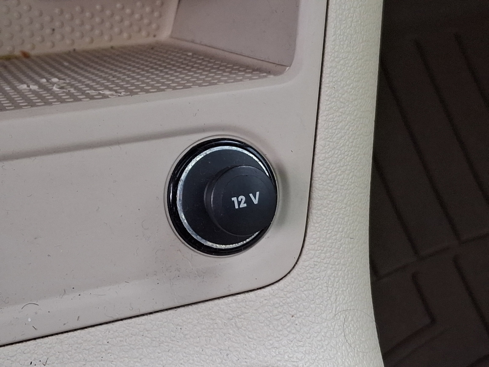 Used 2016 Volkswagen Tiguan SE image 24