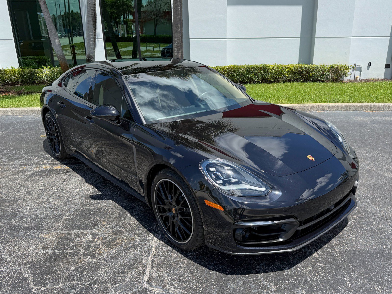 Used 2023 Porsche Panamera Platinum Edition RWD image 5