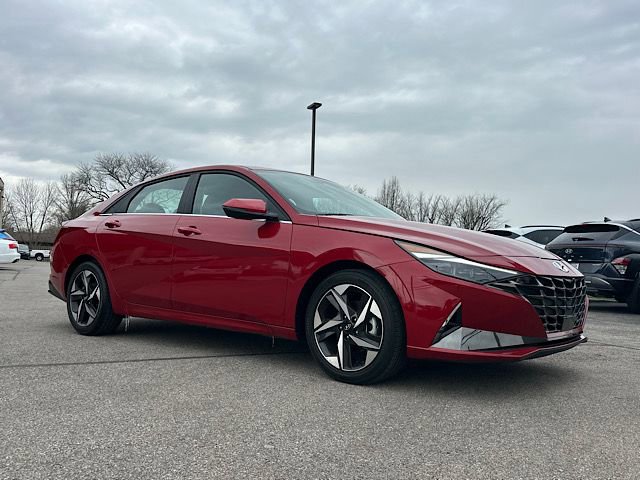 Used 2023 Hyundai Elantra Limited w/ Cargo Package image 9