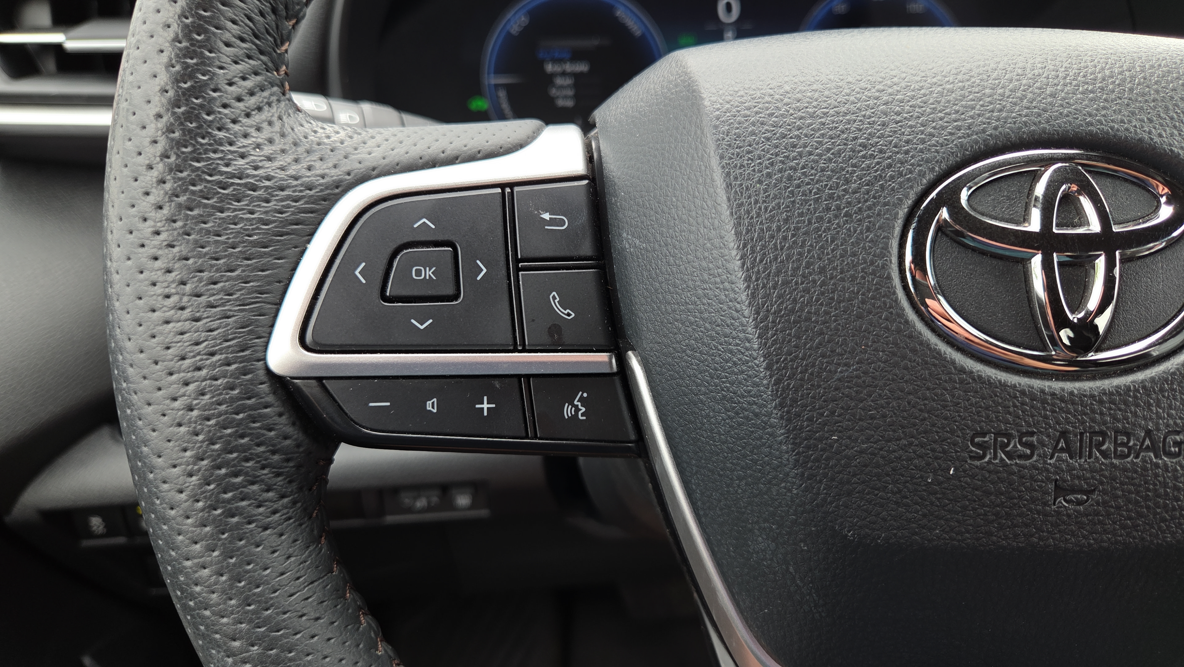 Certified 2025 Toyota Sienna Platinum AWD/4WD image 30