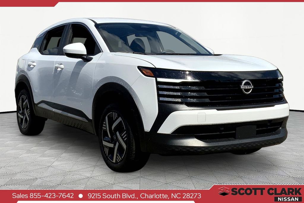 Used 2025 Nissan Kicks SV image 1