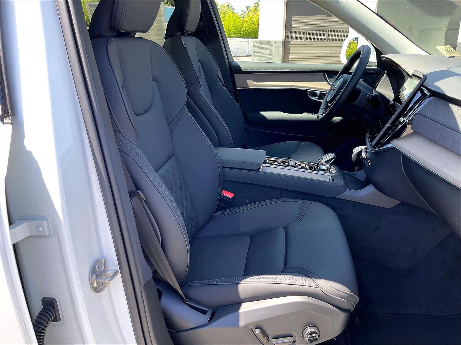 New 2026 Volvo XC90 B6 Core AWD/4WD image 32