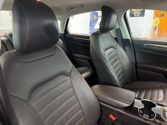 Used 2015 Ford Fusion SE w/ Equipment Group 202A image 27