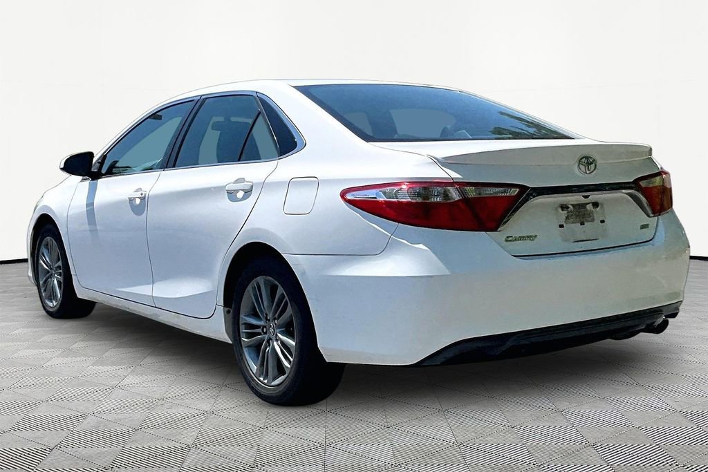 Used 2015 Toyota Camry SE FWD image 4