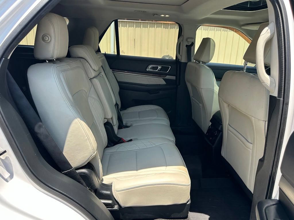 Used 2018 Ford Explorer Platinum AWD/4WD image 22