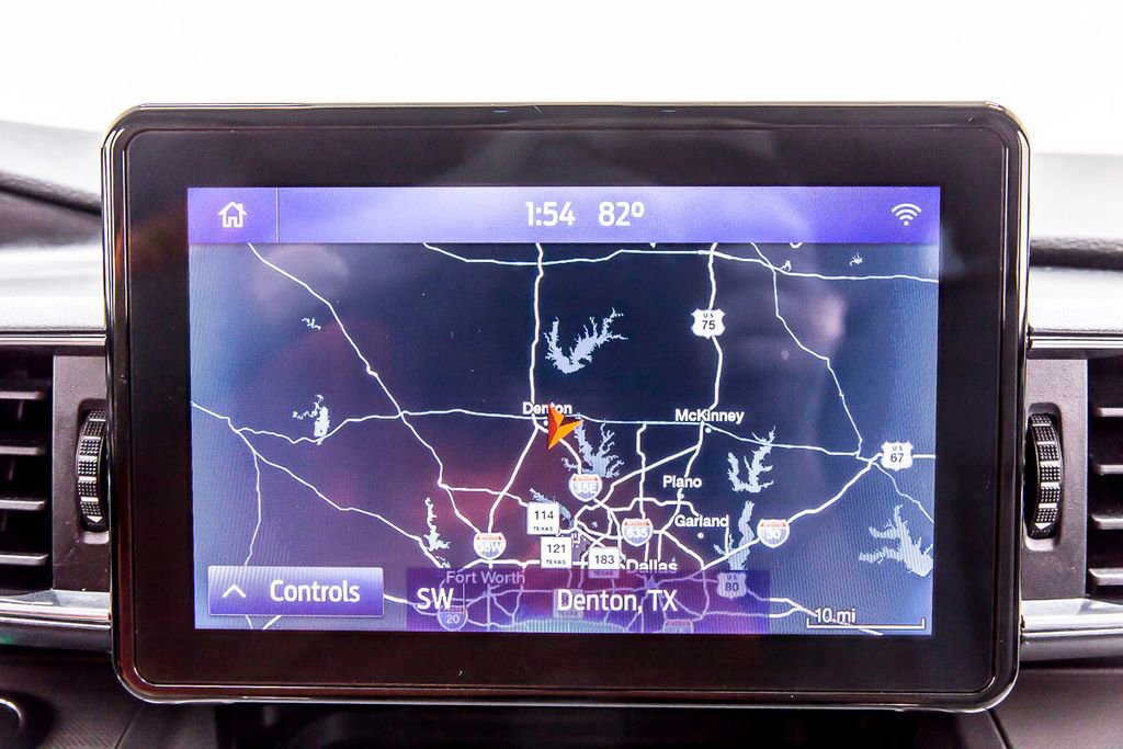 Used 2021 Ford Explorer XLT w/ Equipment Group 202A image 14