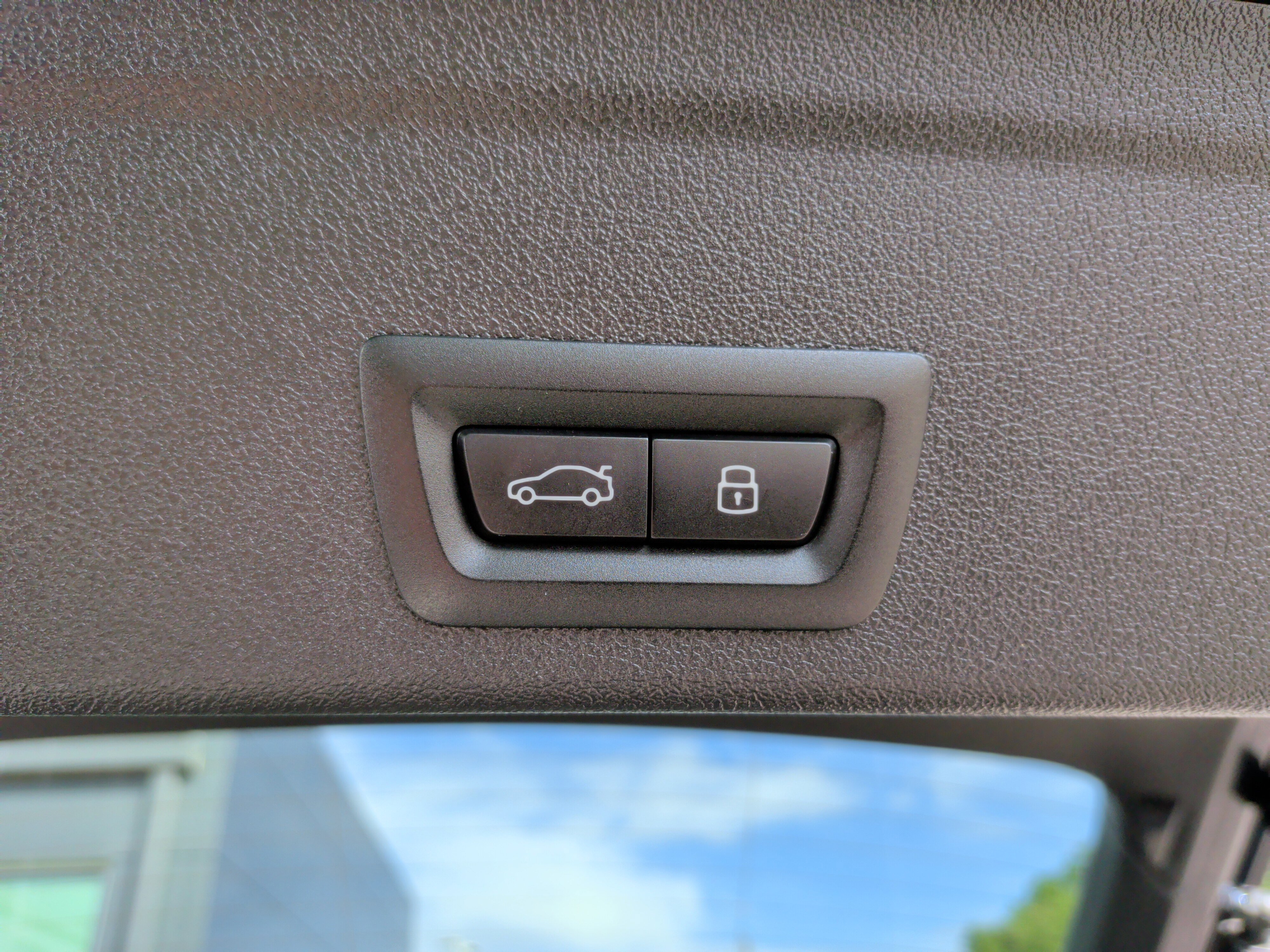 Used 2025 BMW X6 xDrive40i AWD/4WD image 34