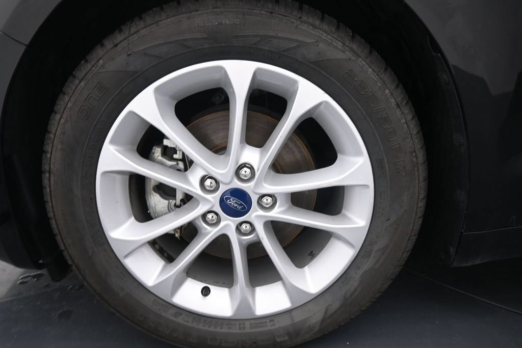 Used 2020 Ford Fusion SE FWD image 14