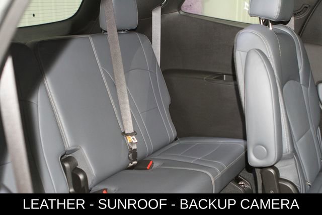 Used 2023 Buick Enclave Essence w/ Experience Buick Package FWD image 26