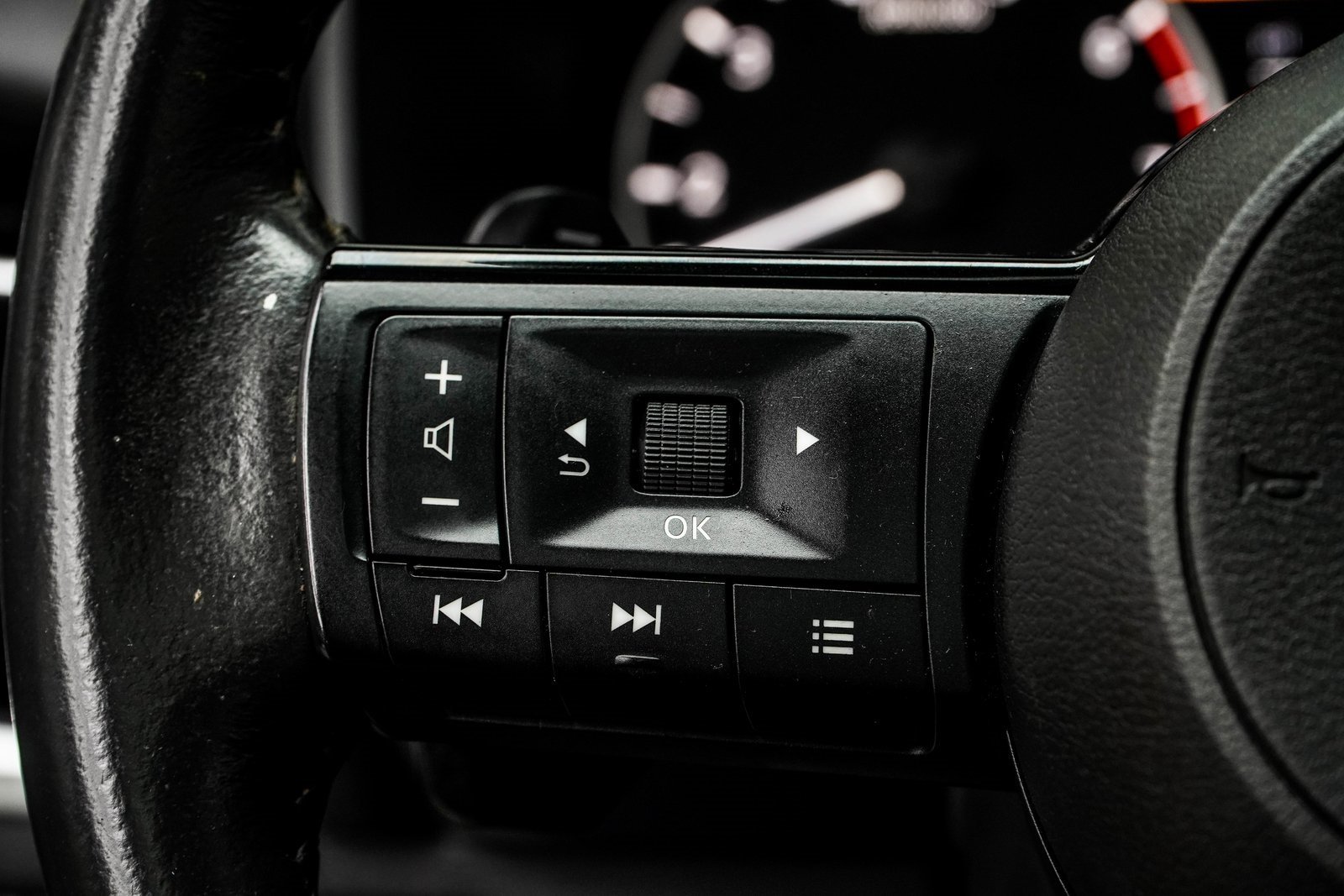 Used 2023 Nissan Rogue SL w/ SL Premium Package image 22