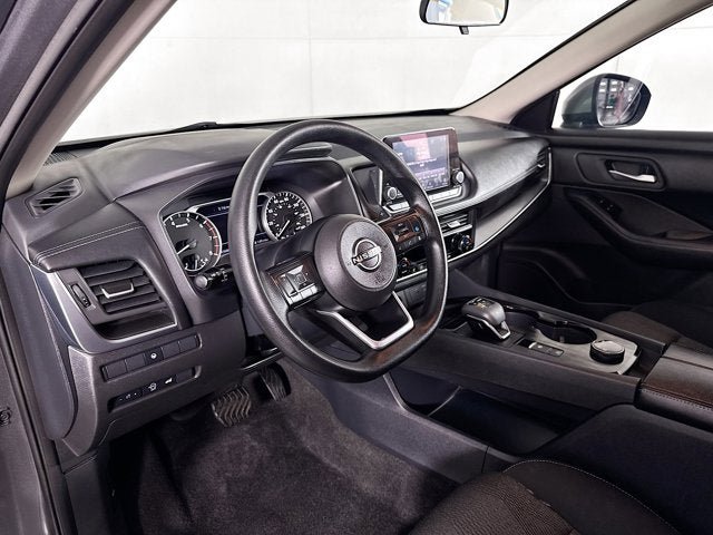 Used 2024 Nissan Rogue SV AWD/4WD image 9