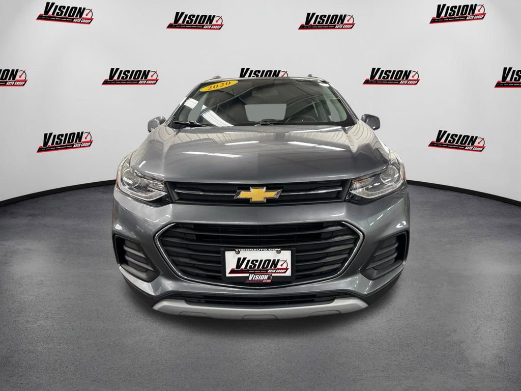 Used 2020 Chevrolet Trax LT w/ LT Convenience Package image 2