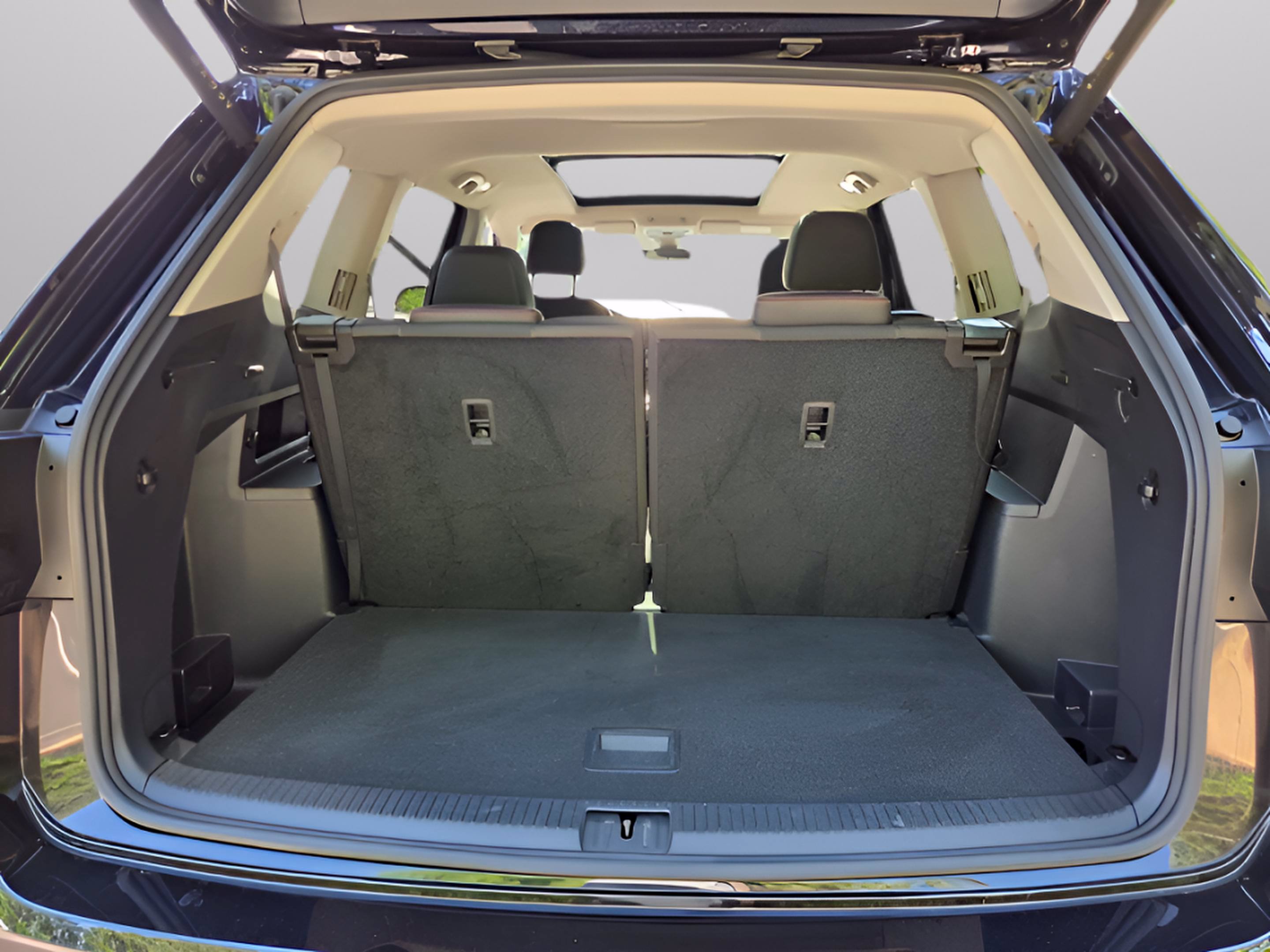 Used 2025 Volkswagen Atlas Peak Edition SE AWD/4WD image 11