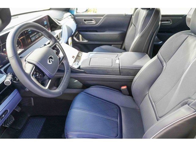 New 2026 INFINITI QX80 Sport w/ Sport Exterior Package image 18