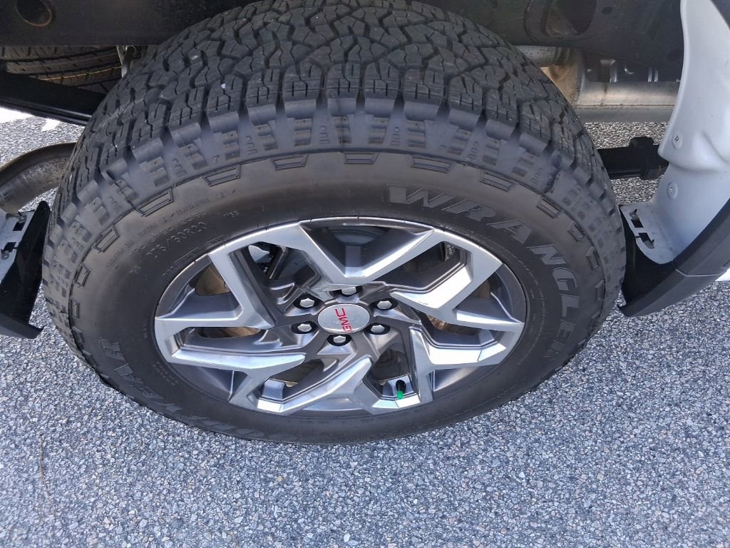 Used 2026 GMC Sierra 1500 SLE AWD/4WD image 9