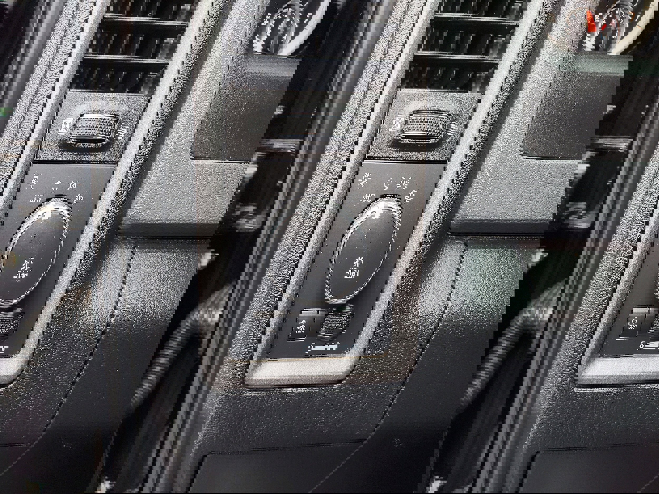 Used 2014 RAM 1500 Express AWD/4WD image 9