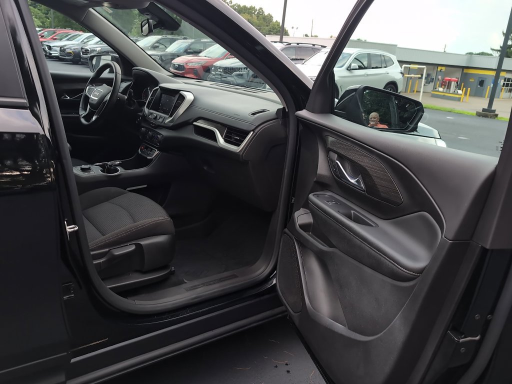 Used 2024 GMC Terrain SLE w/ Driver Convenience Package AWD/4WD image 6