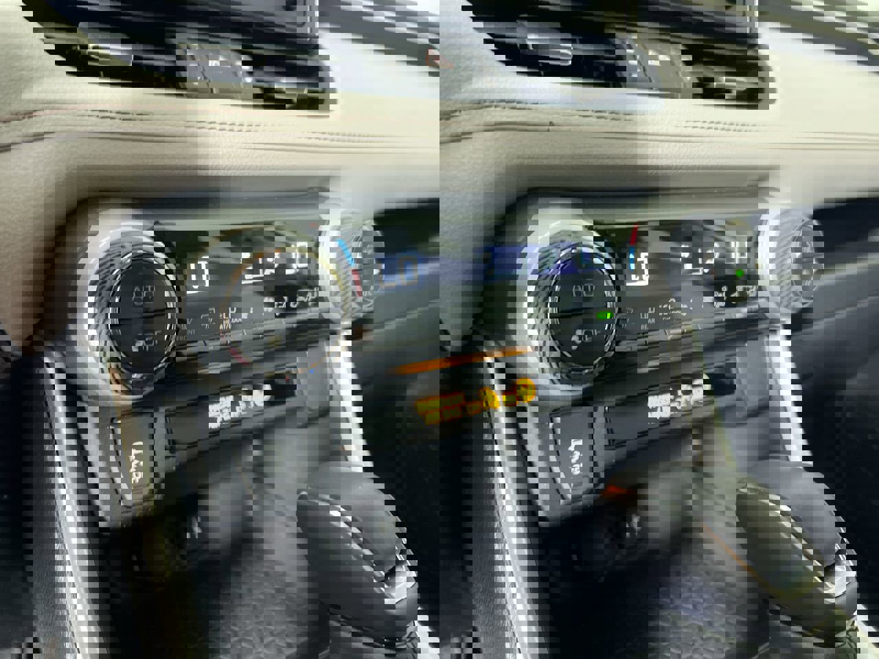 Used 2019 Toyota RAV4 XLE Premium image 22