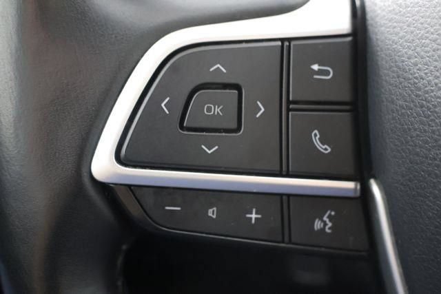 Used 2024 Toyota Highlander XLE AWD/4WD image 12