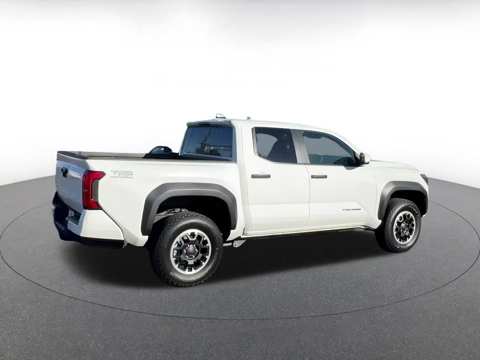 Used 2025 Toyota Tacoma SR image 12
