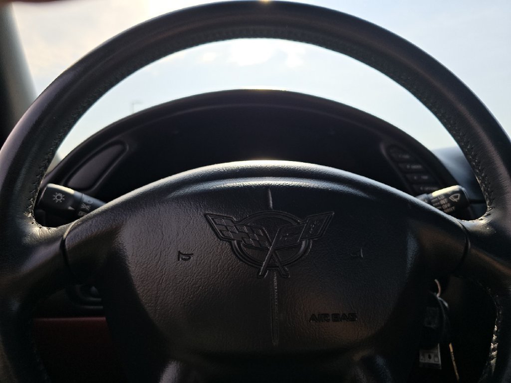 Used 1999 Chevrolet Corvette Coupe w/ Roof Pkg RWD image 27